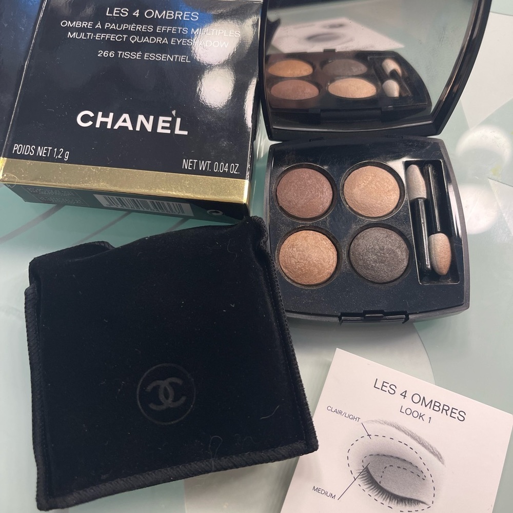 Chanel LES 4 OMBRES eyeshadow palette
266- TISSÉ ESSENTIEL
